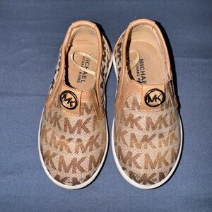 Toddler Girls Michael Kors Tan Monogram Slip On Sneakers EUC**